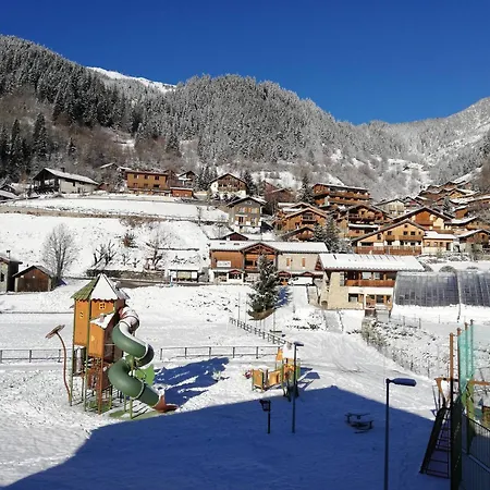 Cosy 4 Pers Avec Balcon, Parking Et Wifi A Champagny En Vanoise - Fr-1-638-6 Lägenhet La Plagne