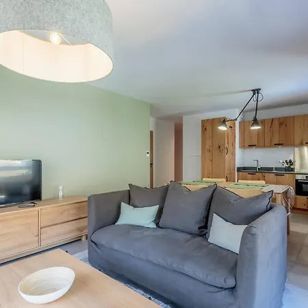 Cosy 4 Pers Avec Balcon, Parking Et Wifi A Champagny En Vanoise - Fr-1-638-6 Lägenhet La Plagne